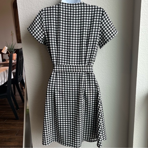 H&M Divided black and white plaid check wrap style dress - Picture 2 of 13